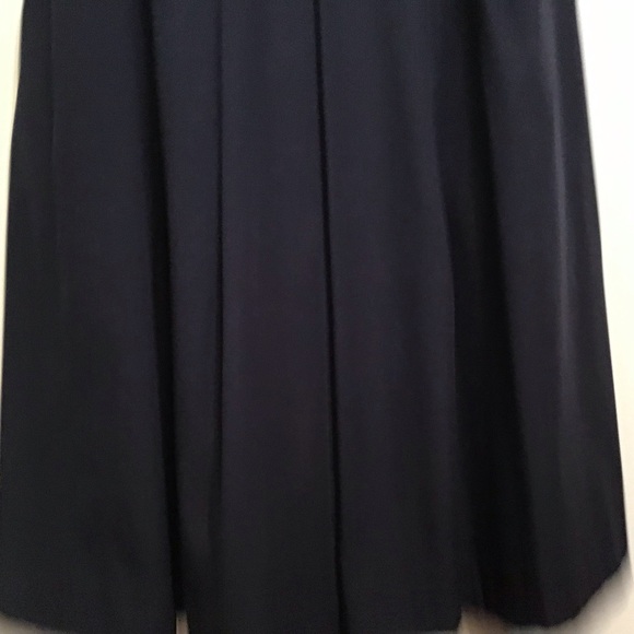 Tilley Endurables High Rise Navy Gaucho’s (Shorts) - Picture 5 of 6